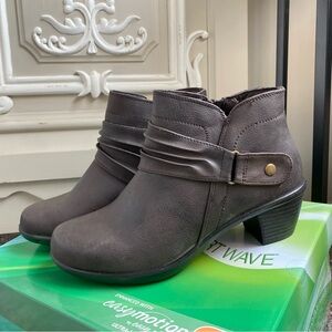 Easy Street Damita Boots